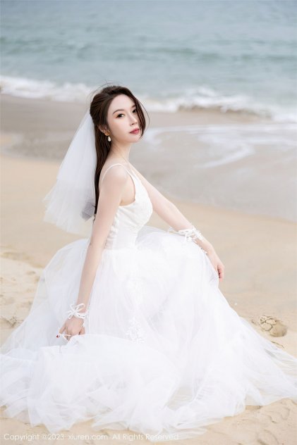 何须淋雪做白头