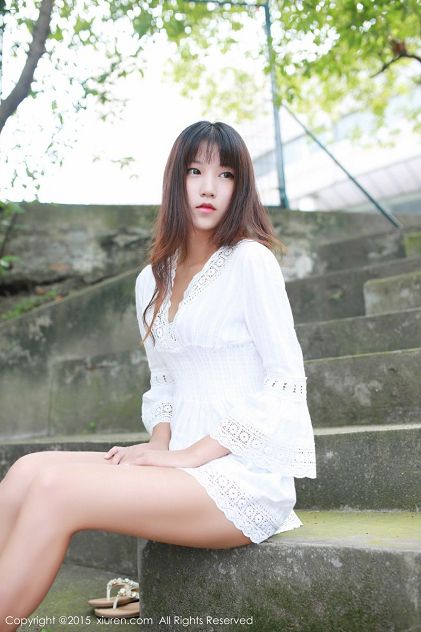 腰间持枪